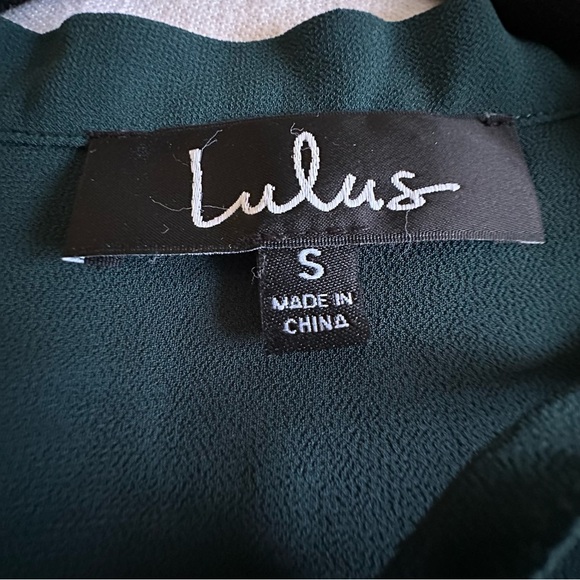 Lulus Blouse Womens S Green Tie Neck Button Front Long Sleeve Keyhole Holiday - Picture 7 of 8